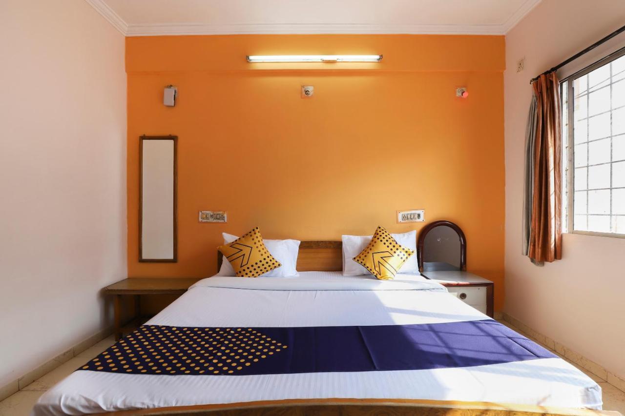 Spot On Hotel Shyam Inn Halol Экстерьер фото