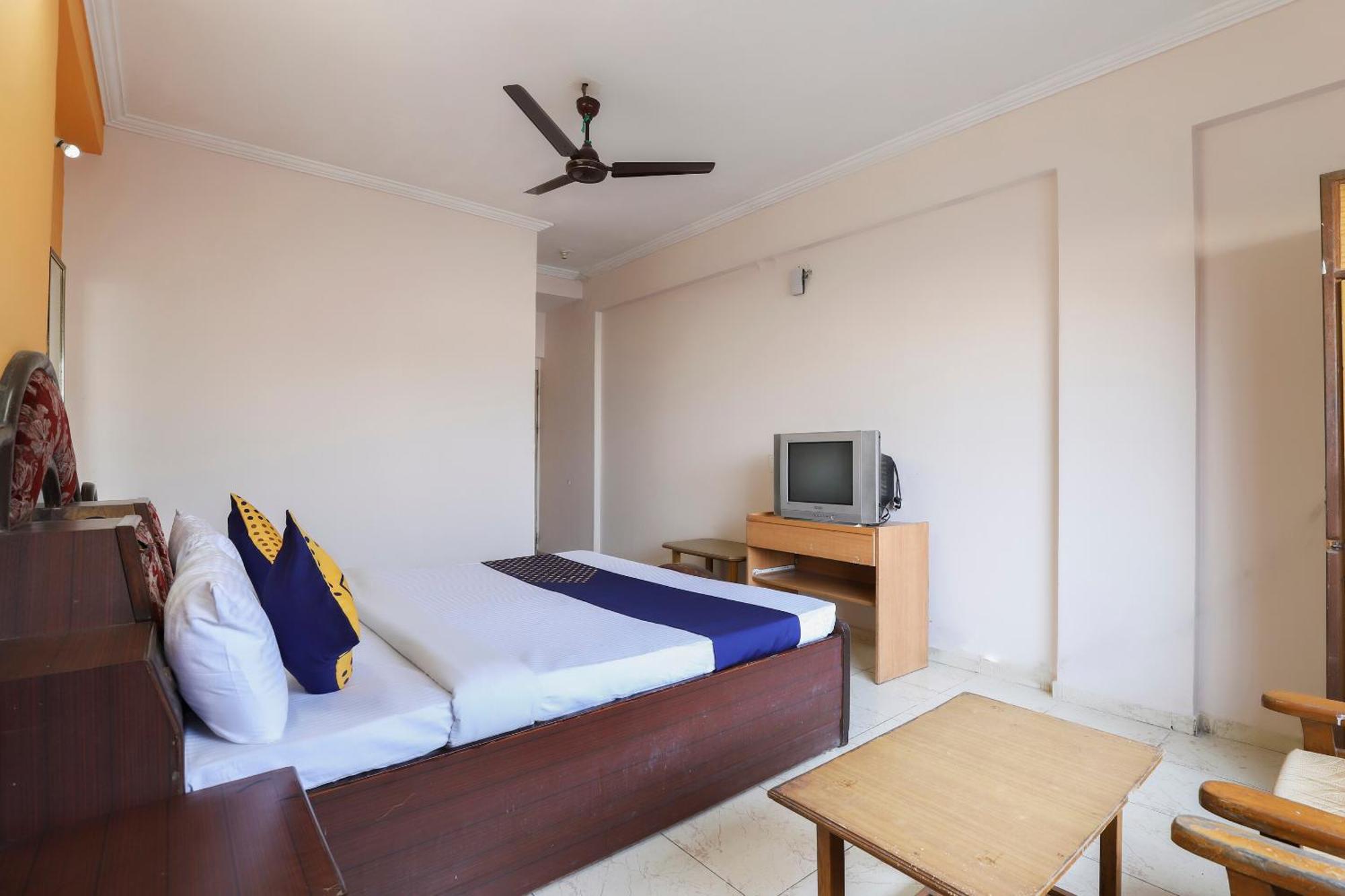 Spot On Hotel Shyam Inn Halol Экстерьер фото