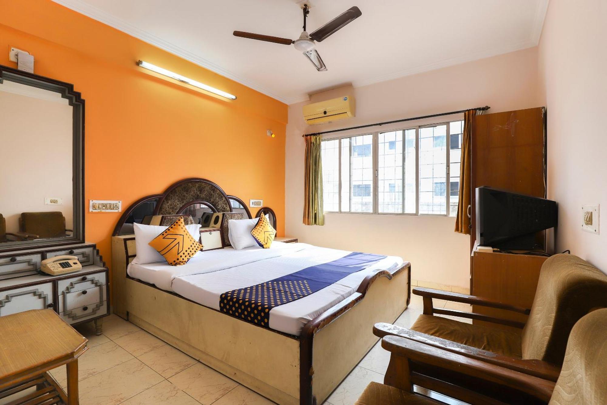 Spot On Hotel Shyam Inn Halol Экстерьер фото