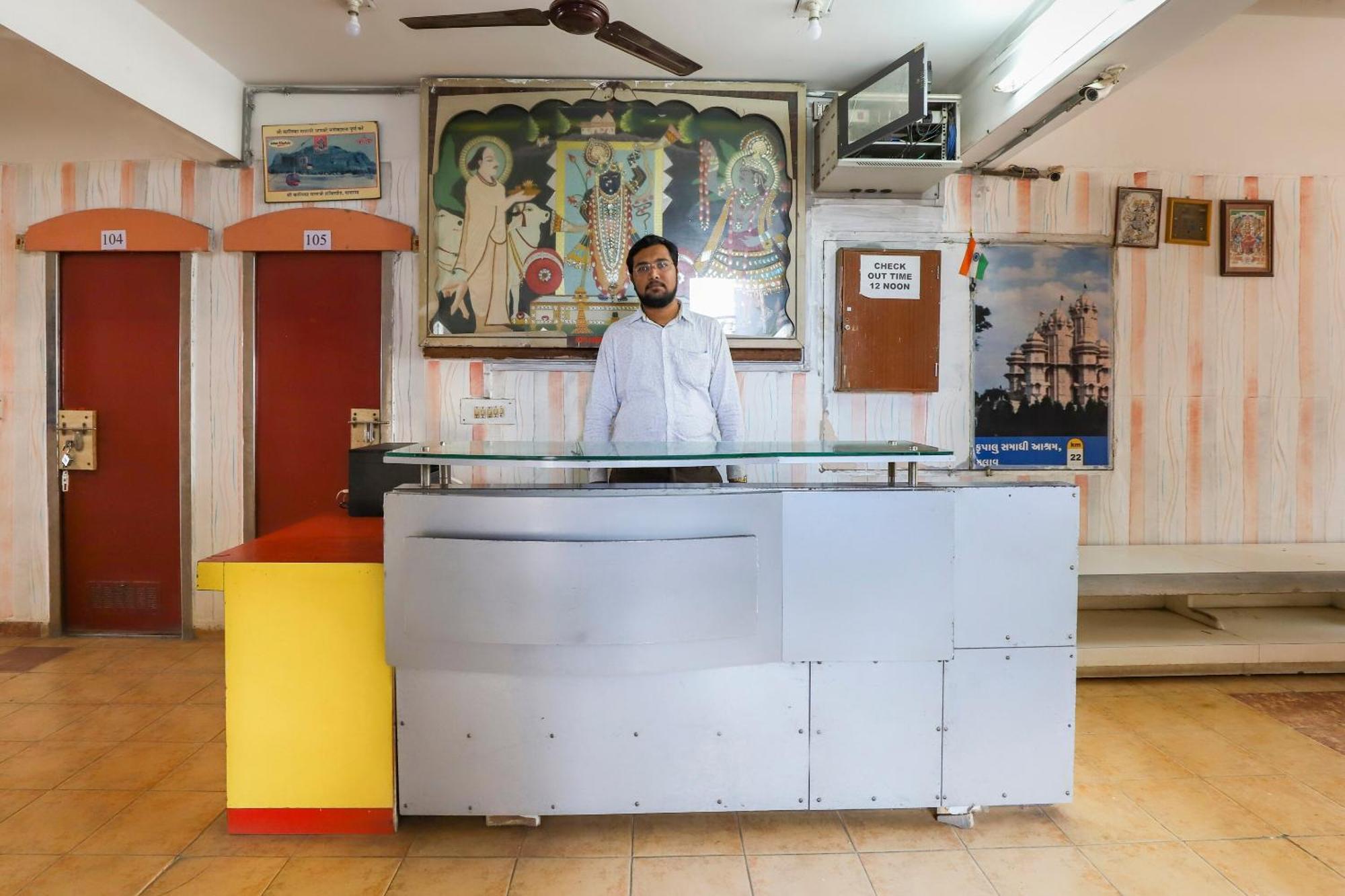 Spot On Hotel Shyam Inn Halol Экстерьер фото